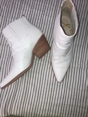 Sam Edelman White Pointed Western Ankle Boots